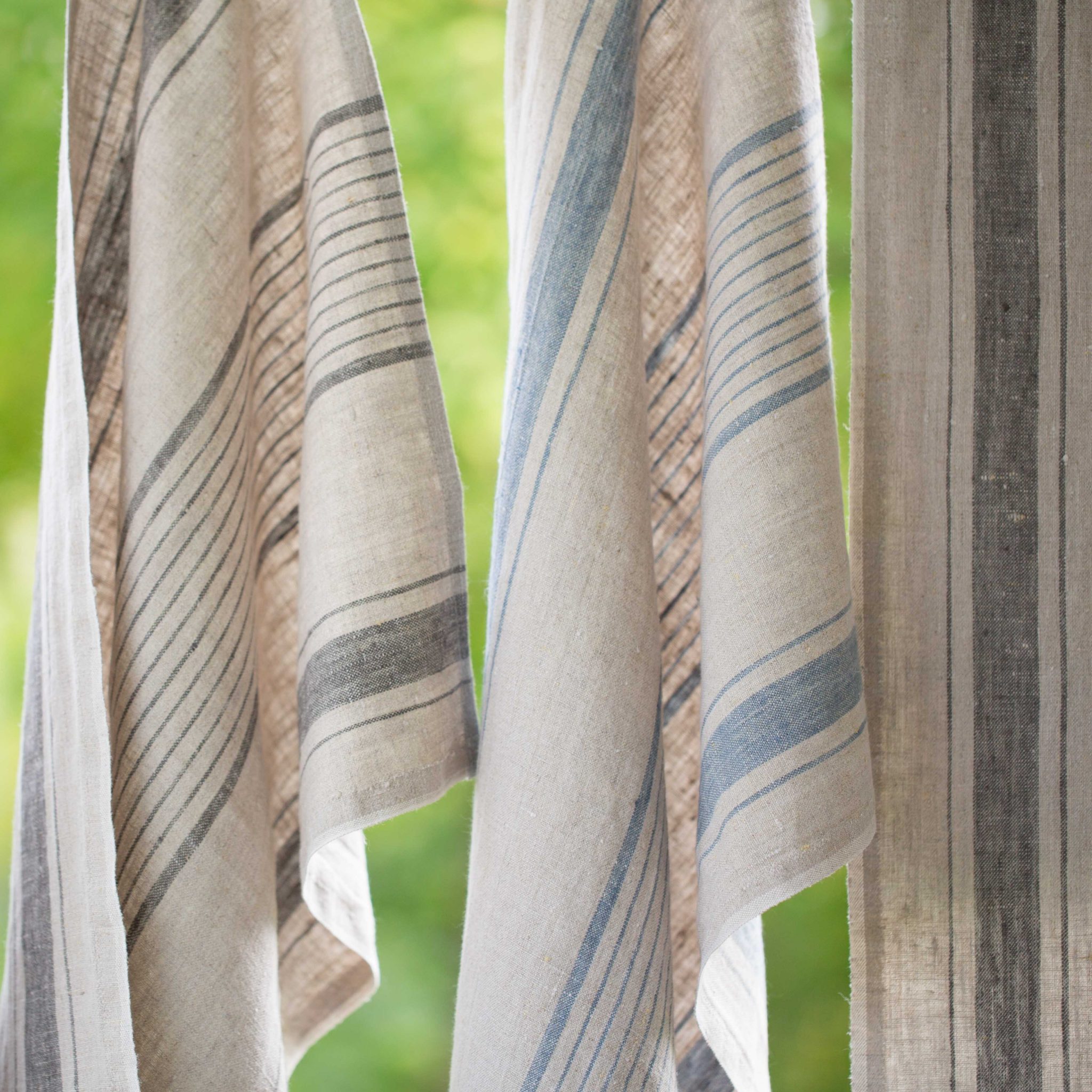 Linge à Vaisselle Tissé Au Métier